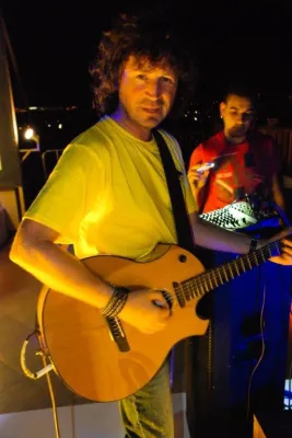 Bild: Musikalische Hommage an das Tauchen: Live-Auftritt von Wolfgang Frühwirth in Soma Bay