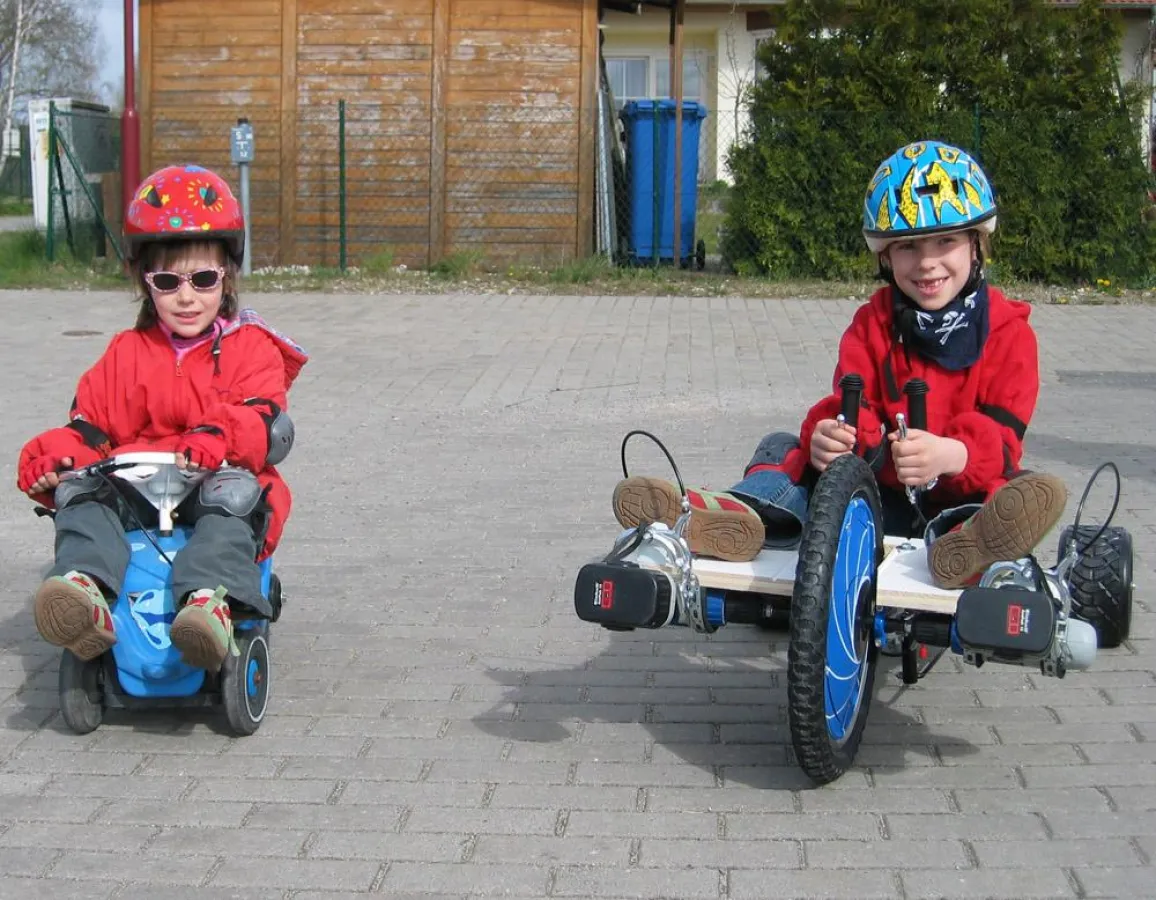 Bobbycar- und Kettcarklasse am Start