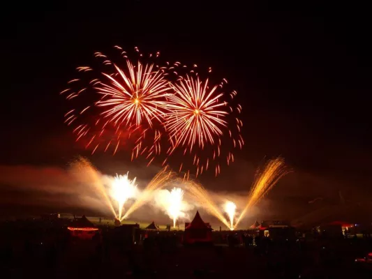 Feuerrausch und Funkenregen - Die Pyro Games begeisterten Tausende im Heide-Park Resort Bild: Feuerrausch und Funkenregen - Die Pyro Games begeisterten Tausende im Heide-Park Resort