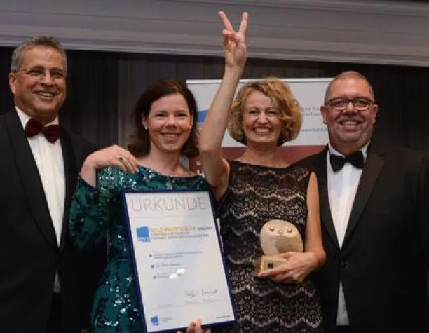 „Blended Learning Trainer-Ausbildung“ mit BDVT-Trainingspreis in Gold ausgezeichnet Bild: „Blended Learning Trainer-Ausbildung“ mit BDVT-Trainingspreis in Gold ausgezeichnet