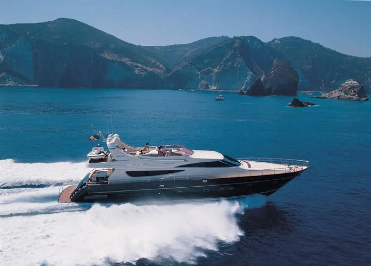 Engel & Völkers Yachting Marbella vermittelte die 25 Meter lange Motor-Yacht ?Yannina? an einen Unternehmer aus Deutschland.