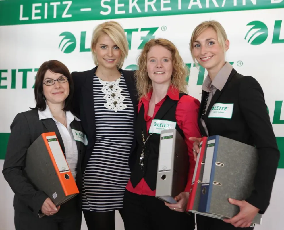 Die glücklichen Gewinnerinnen mit Lena Gercke, Germanys next Topmodel by Heidi Klum: Nicole Ringswald, Lena Gercke, Catherine Fuchs, Janina Schauer (v.l.n.r.)