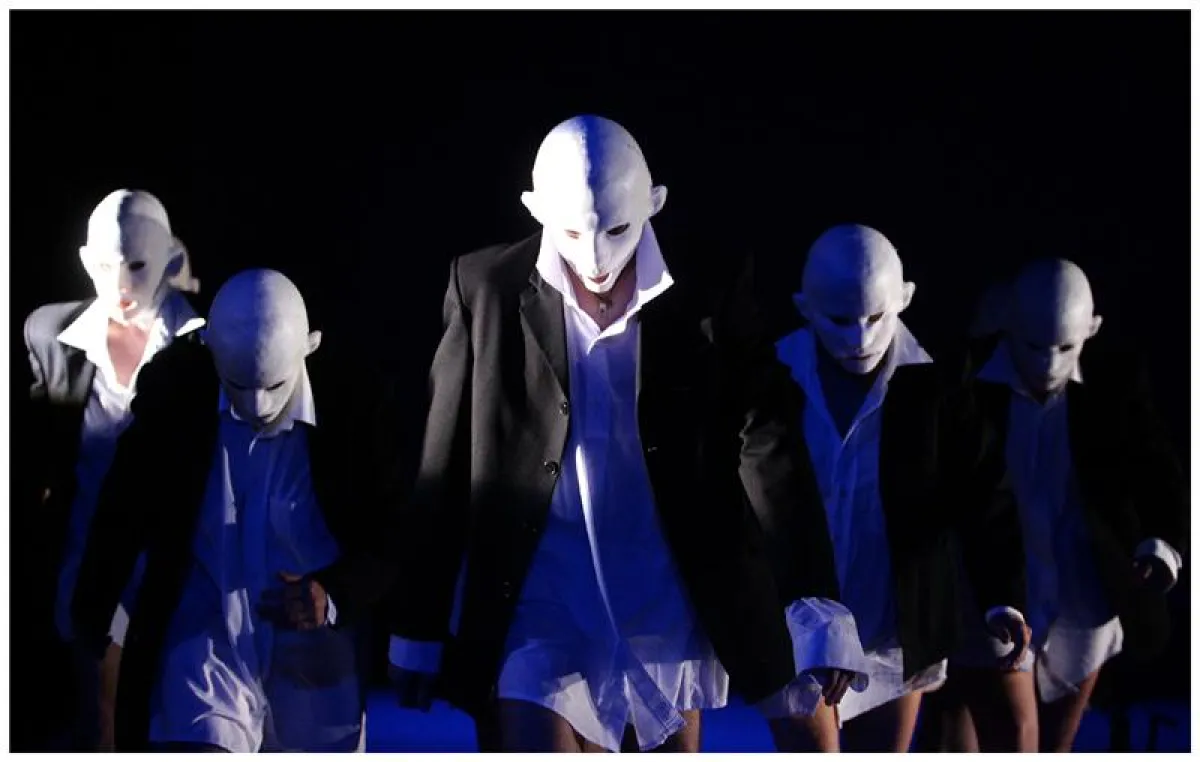 Mit „Switch“ schrieb Pal Frénák für das Nationaltheater ein eigenes tragisch-komisches Stück ...