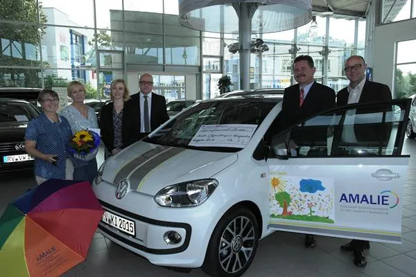 Bild: Neues Fahrzeug für den Ambulanten Kinderhospizdienst AMALIE im Landkreis Ravensburg