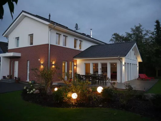 Bild: Haacke Haus kürt moderne Stadtvilla zum Haus des Monats im Februar
