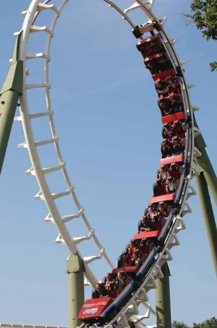 Bild: Heide-Park Resort versteigert Achterbahnzug auf eBay