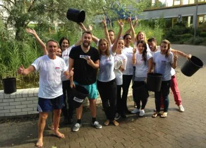 Bild: Ice Bucket Challenge: RPR1.Crew nimmt eiskalte Dusche für den guten Zweck