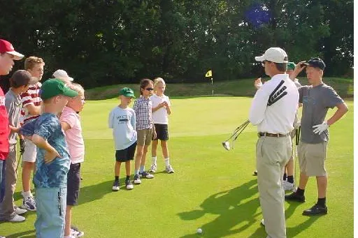 Golf-Camps für Kinder im Raum Düsseldorf Bild: Golf-Camps für Kinder im Raum Düsseldorf