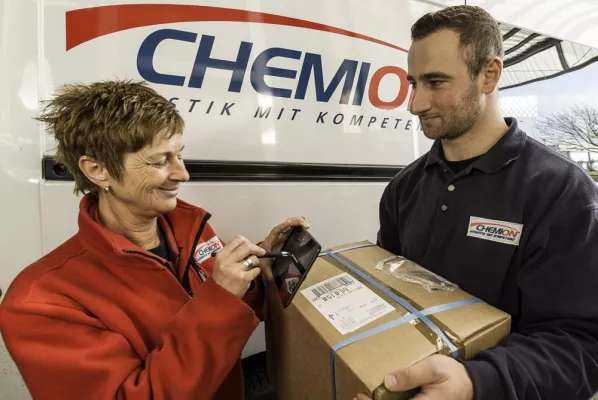 Bild: Chemion setzt bei KEP-Services die mobile Telematiklösung FleetXPS von Trimble ein