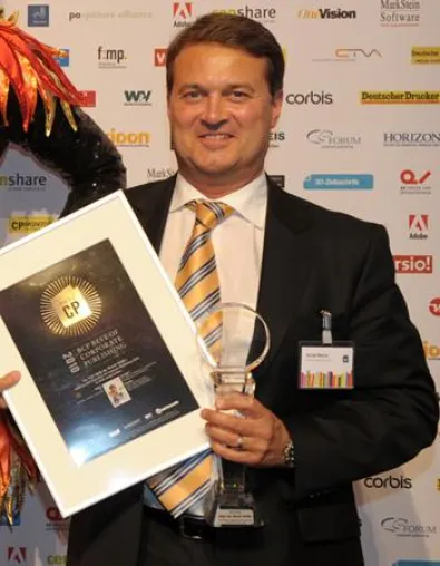 Bild: HelpDirect beim größten Corporate Publishing-Wettbewerb Europas mit dem Gold-Award 2010 ausgezeichnet