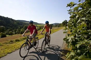 Bild: Radfahren im Sauerland: Mensch und Fahrrad in besten Händen