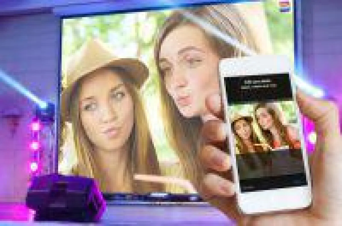 Selfie-Party - Partyfotos vom Handy live auf den Beamer posten - mit der Selfiewall-App für Partys, Clubs und Events