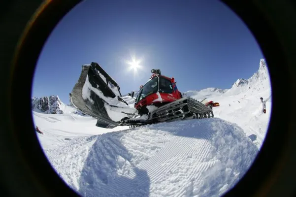 Bild: Großbaustelle am Kaunertaler Gletscher – hier entsteht ein Snowpark