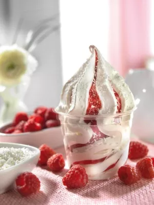 Bild: Klassisch-fruchtig trifft tropisch-exotisch: LunaMil präsentiert Sommer-Kreation „Himbeer Traum“