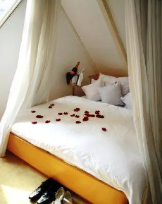 Bild: Hochzeitshaus Bremen eröffnet nach Komplettrenovierung zum verkaufsoffenen Sonntag im Schnoorviertel