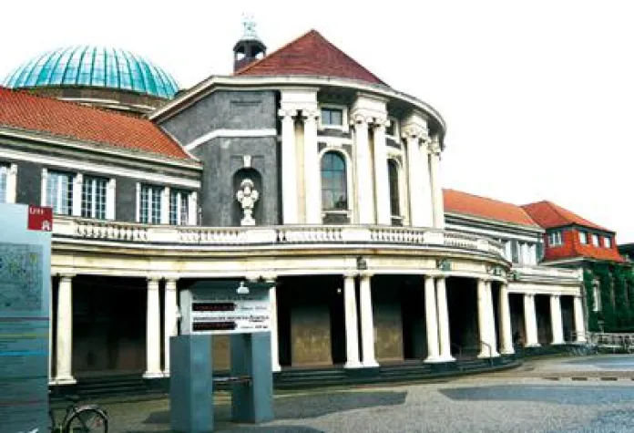 Bild: Jungen Menschen helfen und gewinnen