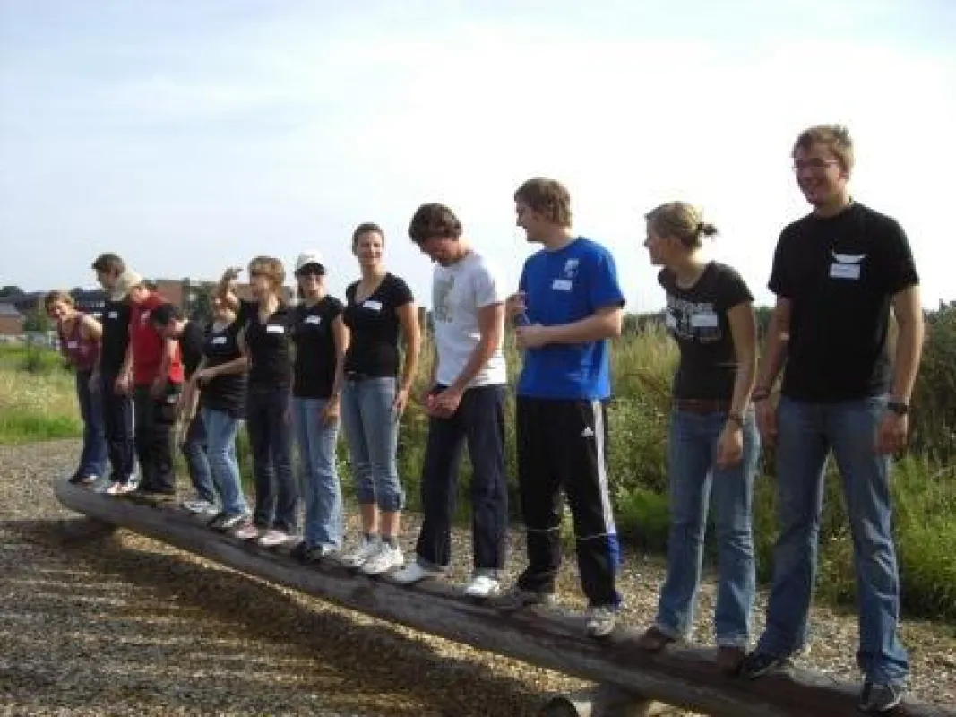 Das Team auf dem Sortierbalken