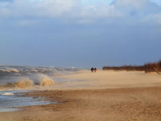 Bild: Wenn im weihnachtlichen Cuxhaven die Kugeln fliegen