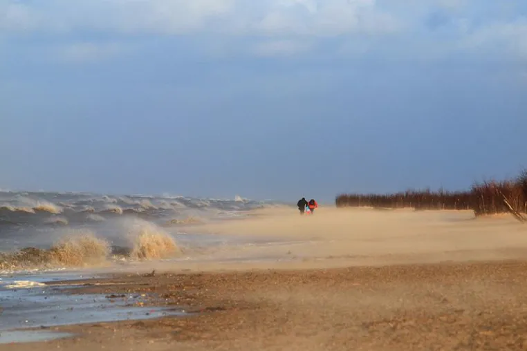 Wenn im weihnachtlichen Cuxhaven die Kugeln fliegen Bild: Wenn im weihnachtlichen Cuxhaven die Kugeln fliegen