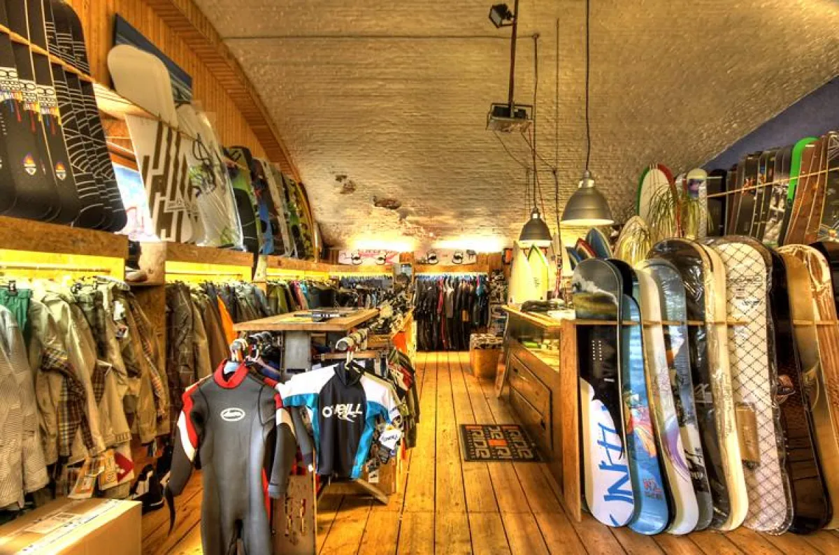 FREERIDER Snowboard Kite Wakeboard Shop Hamburg Dammtor NOSUMMER Eventbüro