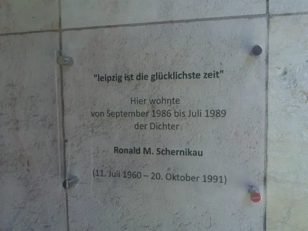 Bild: Leipzig: Gedenktafel für Ronald M. Schernikau