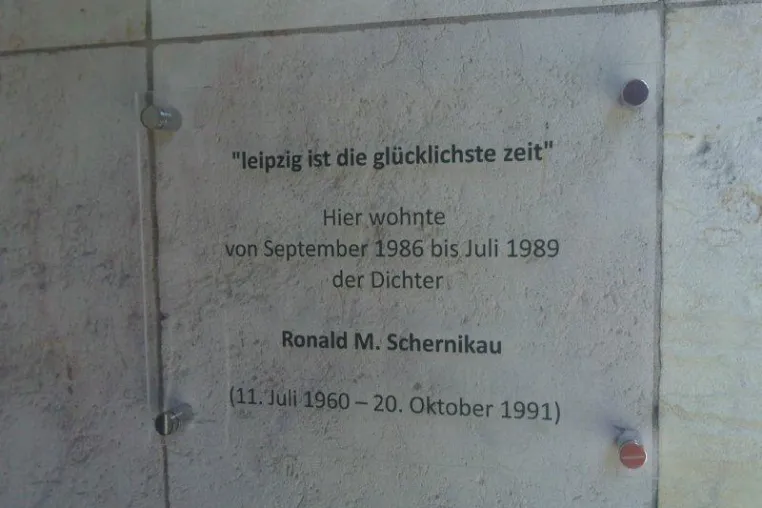 Leipzig: Gedenktafel für Ronald M. Schernikau Bild: Leipzig: Gedenktafel für Ronald M. Schernikau