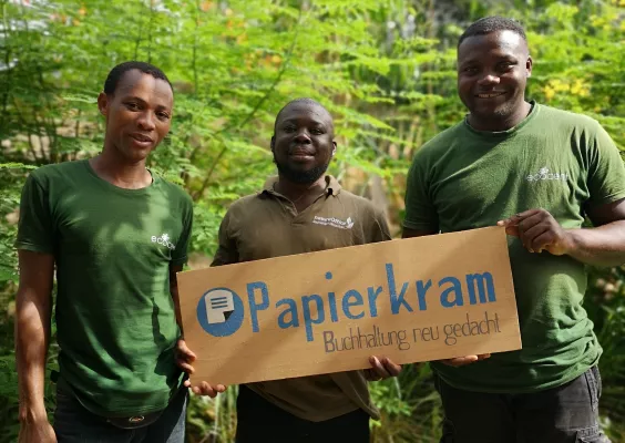 Bild: Papierkram.de pflanzt Bäume in Kooperation mit PROJECT TOGO