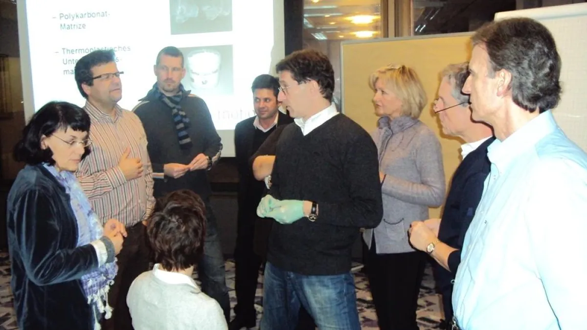 Interessierte Teilnehmer im NTI-tss Infonachmittag in Düsseldorf