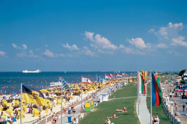 Bild: Ein Bad in der Nordsee