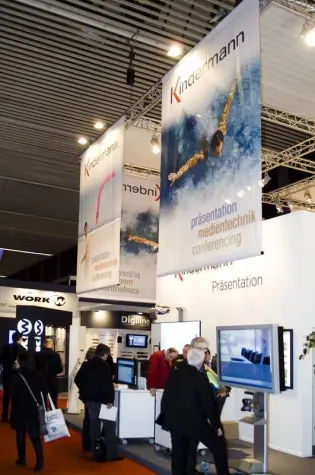 Bild: Kindermann zeigt seine Kompetenz im Bereich Medientechnik auf der ISE 2011