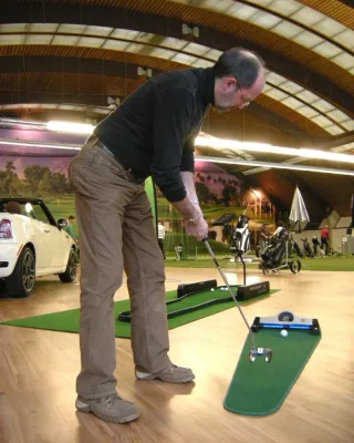 Bild: dublisGolf 04/10: Puttguru Horst Rosenkranz zeigt ThePuttingGame® auf der Hansegolf 2010