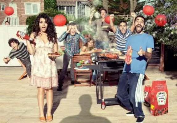 Bild: HEINZ eröffnet die Grillsaison. Profi-Grillmeister Sven Dörge gibt „heiße“ BBQ-Tipps