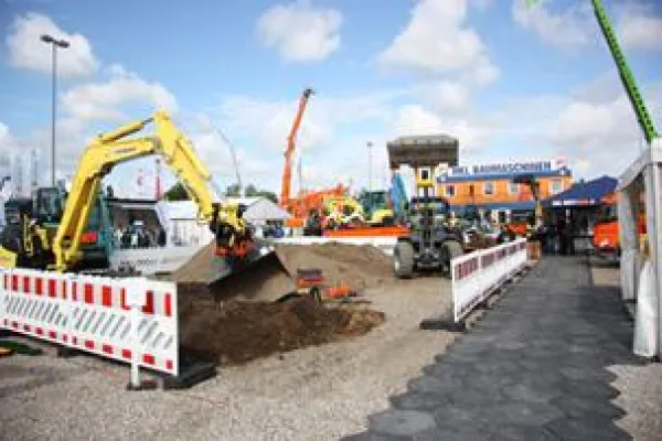 Bild: Mit drei Ständen auf der NordBau 2011