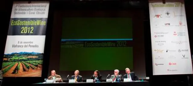 350 Teilnehmer diskutierten: “Wir brauchen eine neue Kategorie ökologisch nachhaltiger Weine” Bild: 350 Teilnehmer diskutierten: “Wir brauchen eine neue Kategorie ökologisch nachhaltiger Weine”