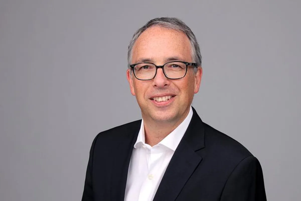 Andreas Neef ist geschäftsführender Gesellschafter bei Z_punkt.