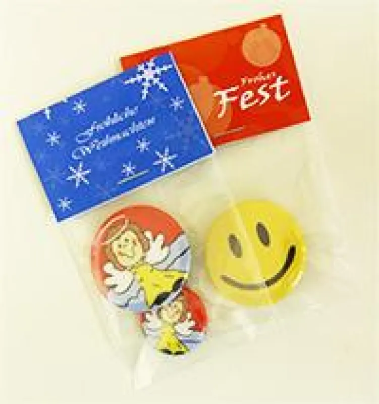 Individuelle Buttons exklusiv weihnachtlich verpackt