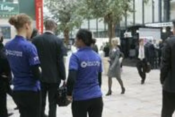 Bild: Kräftemessen der Azubis auf der CallCenterWorld 2011