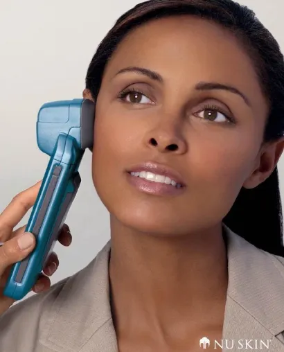 Bild: Revolutionäre Kosmetik Technologie verrät was Ihr Spiegel nicht sieht