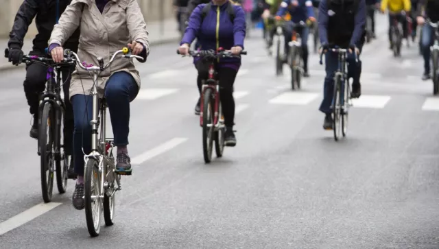 Elektrofahrräder in Frankfurt mit Robert Ratkovic Bild: Elektrofahrräder in Frankfurt mit Robert Ratkovic