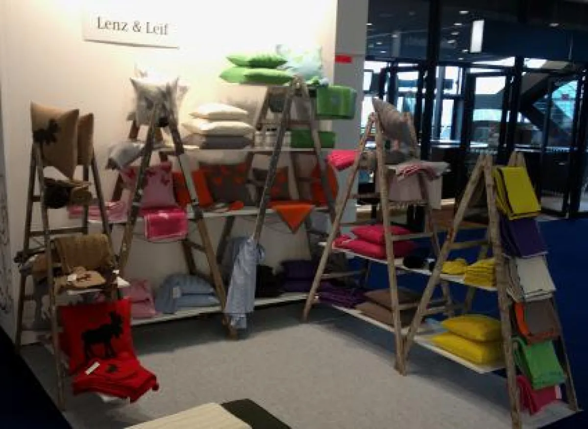 Edle Strickaccessoires aus 100% extrafeiner Merinowolle - dafür steht das Label Lenz & Leif