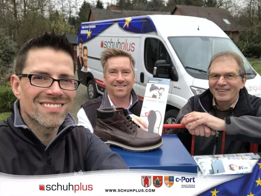 Bild: schuhplus und Gore Tex Brand spenden Schuhe von FretzMen an Wohnungslose in Delmenhorst