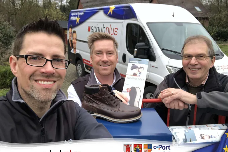 Bild: schuhplus und Gore Tex Brand spenden Schuhe von FretzMen an Wohnungslose in Delmenhorst