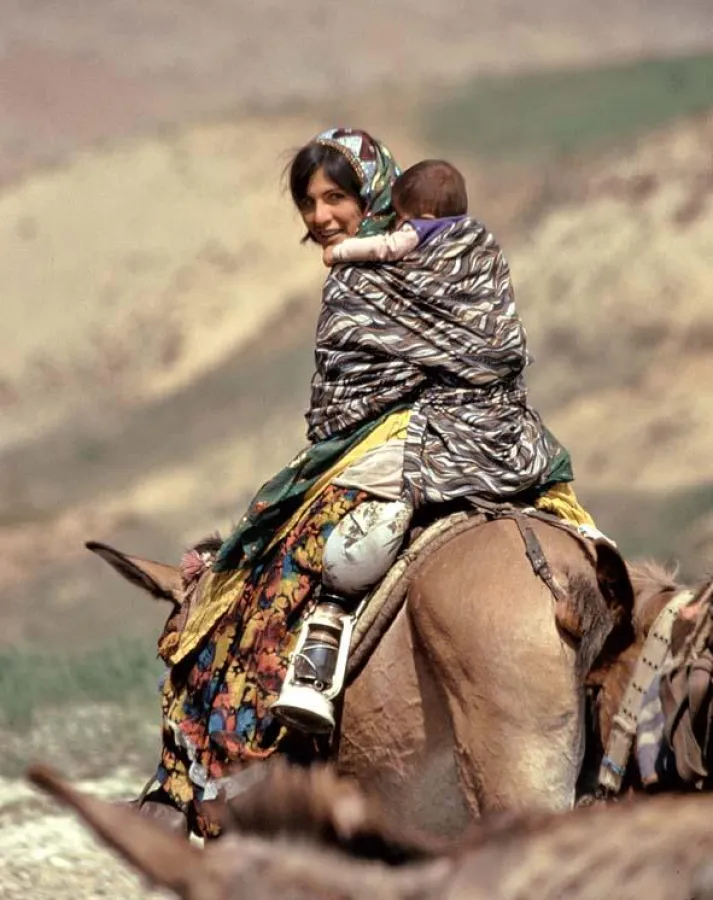 Bakhtiari-Nomaden auf dem Weg zu ihren Sommerweiden