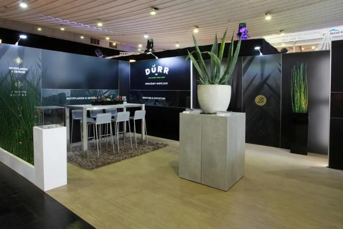 Der Messestand von Dürr Eventfloristik zeigt, wie das System aufgebaut ist.