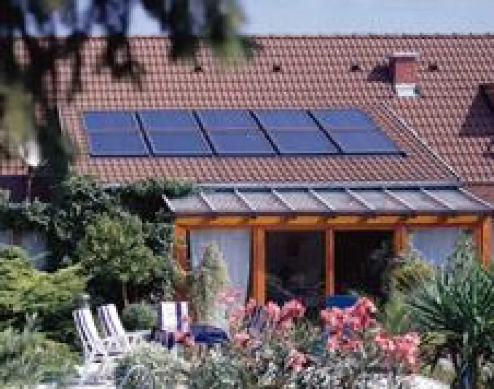 Solaranlage, Solartechnik auf dem Dach