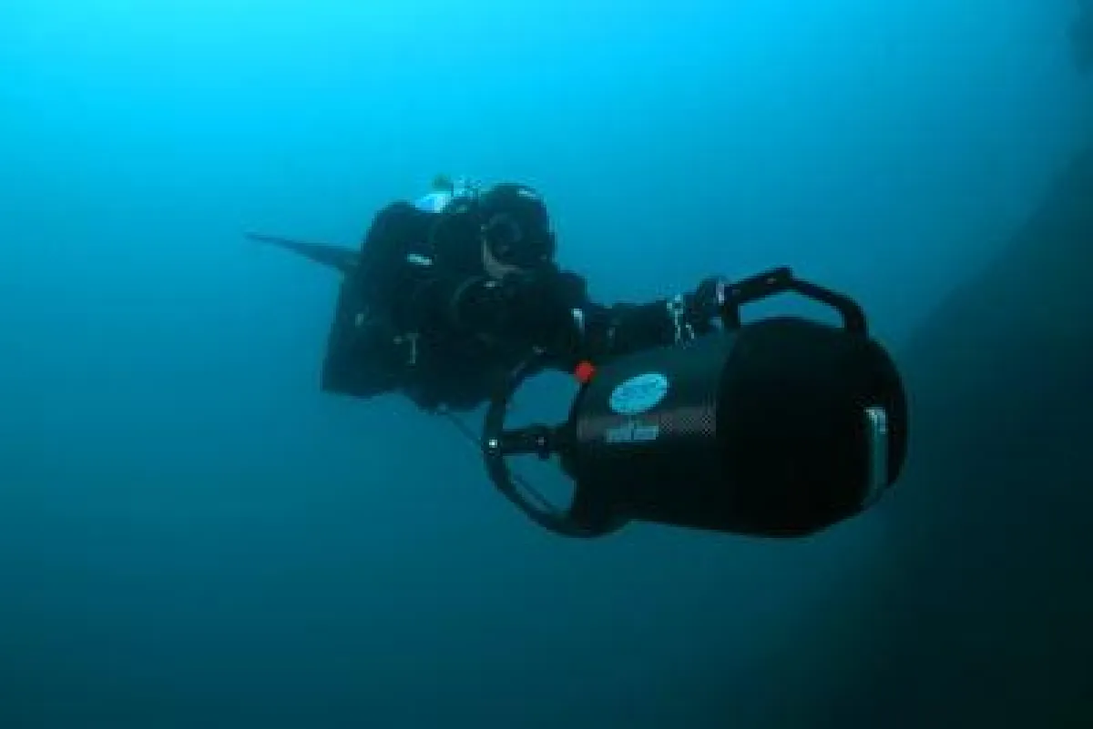 Mit dem Scooter in die Höhle