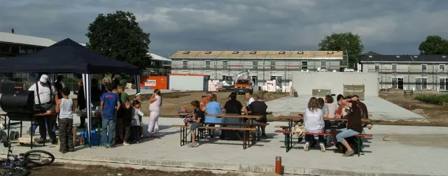 Grillen, Gaudi und Gespräche: Deutsche Reihenhaus feiert Nachbarschaftsfest in Koblenz-Lützel Bild: Grillen, Gaudi und Gespräche: Deutsche Reihenhaus feiert Nachbarschaftsfest in Koblenz-Lützel