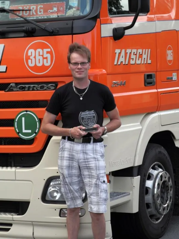 Lkw-Fahrer Jörg Ballsieper ist der Highway Hero des Monats August