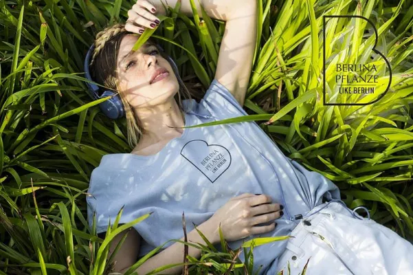 Bild: Das erste B-Shirt aus Berlin – Feiner als Seide und schlauer als Baumwolle