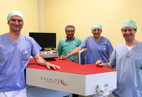 Bild: Innovative Lasertechnik zur Behandlung des Grauen Stars macht die OP präziser, sicherer und schonender